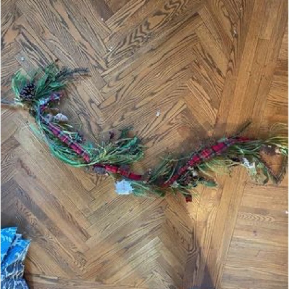 4 foot Ballard Designs Christmas Garland.  Retails over $100